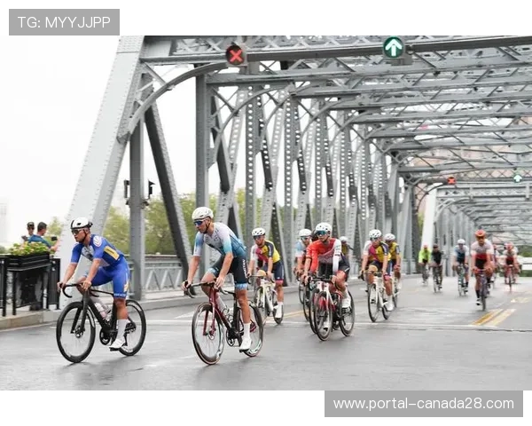 车手巡游展现上海魅力 外滩骑行成为城市新风尚