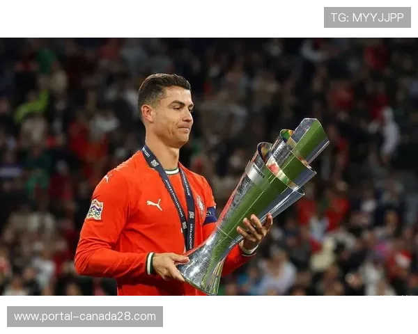 葡萄牙主帅盛赞C罗领袖作用称其仍是球队精神与胜利核心