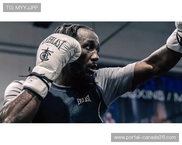 克劳福德完美战术执行,击败阿瓦雷兹创三级别无可争议纪录